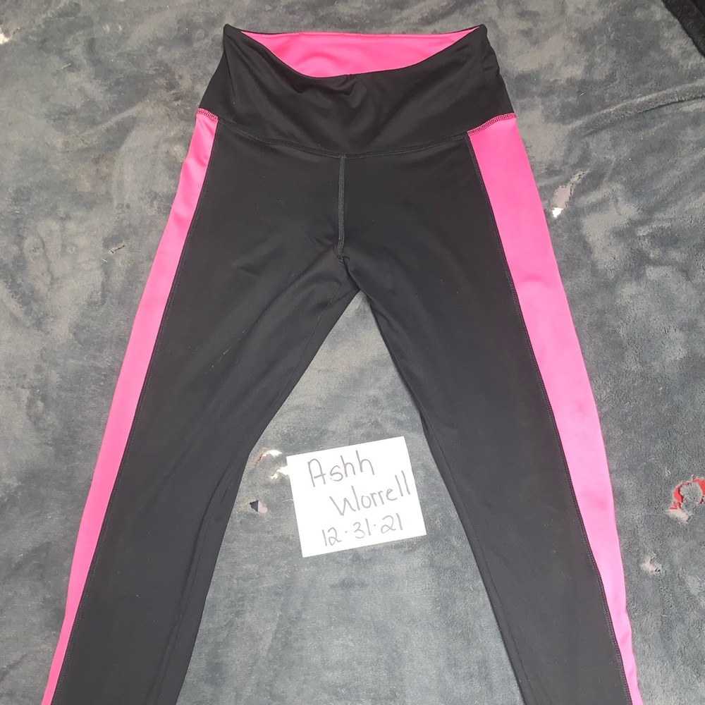 PINK Ultimate high waisted legging with cutout detail